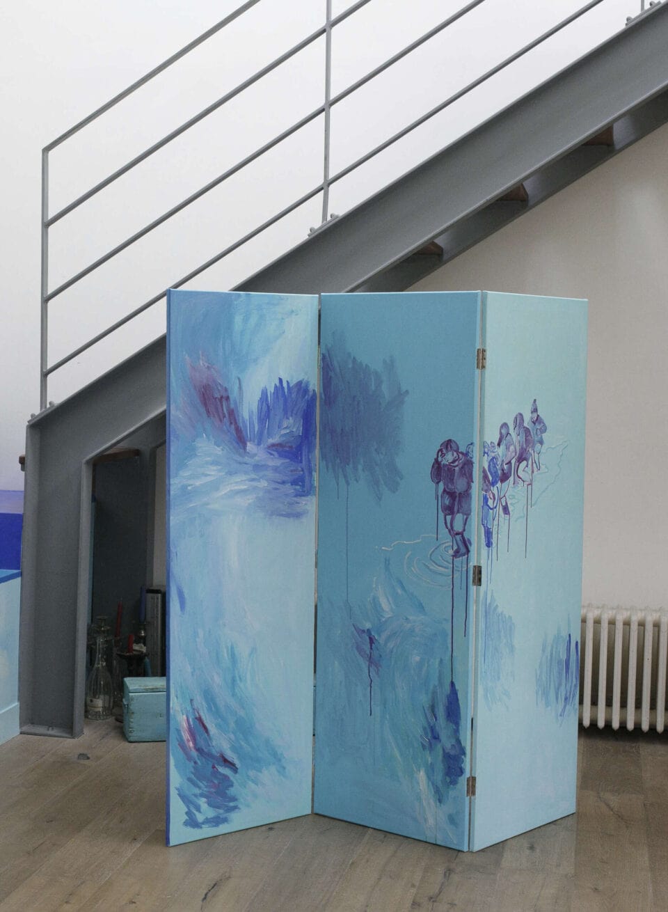 Le vent, 2024, peinture acrylique, toile tendue sur châssis, camaïeu, de bleus au verso 150x150 cm chaque panneau 50 cm