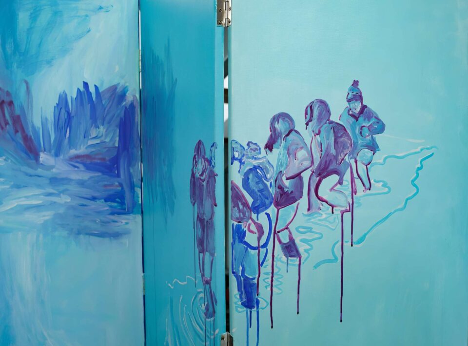 Le vent, 2024, peinture acrylique, toile tendue sur châssis, camaïeu, de bleus au verso 150x150 cm chaque panneau 50 cm, détail